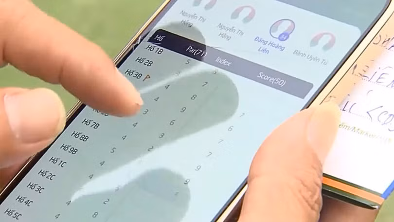 Kết quả sau mỗi hố đấu sẽ được hiển thị đồng bộ ngay trên màn hình Livescore ở cả smartphone và PC.