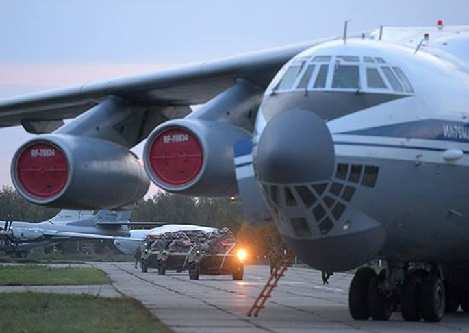 Video: Sư đoàn dù Nga diễn tập đổ bộ đường không ảnh 3