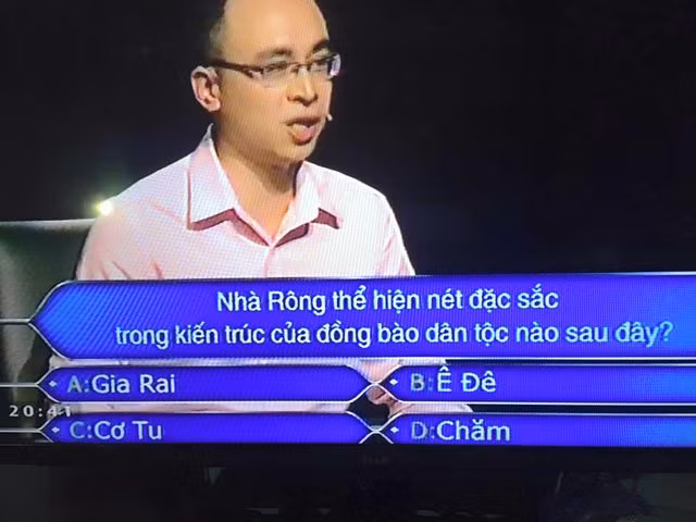 MC Lại Văn Sâm và “Ai là triệu phú” gây tranh cãi