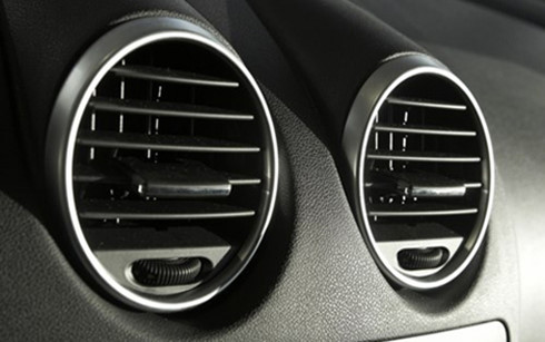 Nguy hiểm chết người khi bật điều hoà trên ô tô không đúng cách ảnh 1 Nguy hiểm chết người khi bật điều hoà trên ô tô không đúng cách ảnh 1