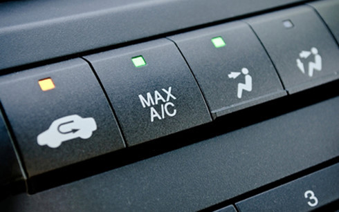 Nguy hiểm chết người khi bật điều hoà trên ô tô không đúng cách ảnh 2 Nguy hiểm chết người khi bật điều hoà trên ô tô không đúng cách ảnh 2