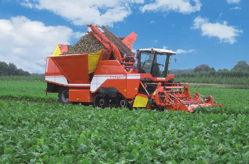  Tốc độ của Maxtron 620 khi thu hoạch là 20 km/h.