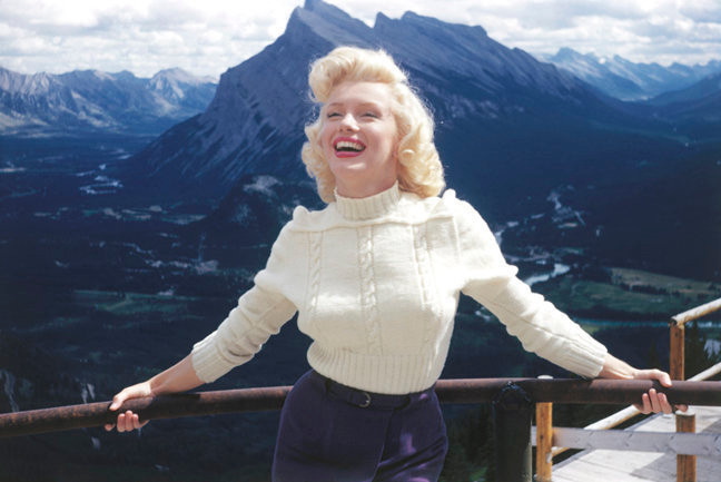 Đã 90 năm trôi qua kể từ khi cô bé Norma Jeane Mortenson (Marilyn Monroe) ra đời. Tuy vậy, cho đến nay, cuộc đời, sự nghiệp và con người của Marilyn vẫn là đề tài gây tranh cãi. 