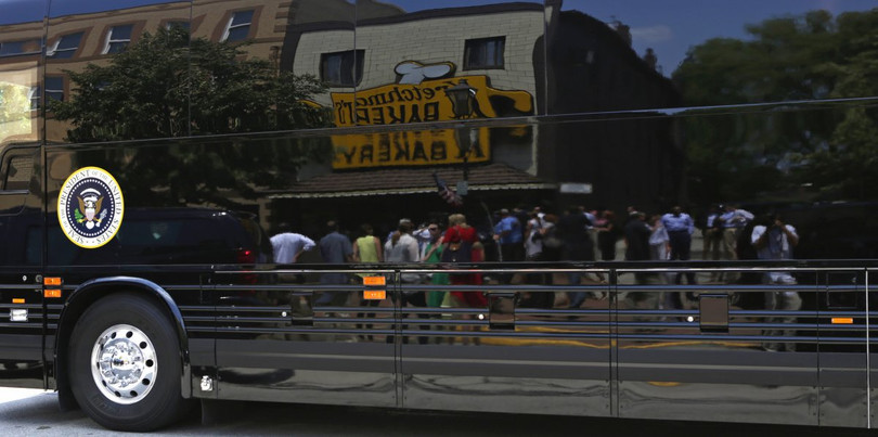 Video: Cận cảnh xe buýt bọc thép của Tổng thống Obama ảnh 9 Video: Cận cảnh xe buýt bọc thép của Tổng thống Obama ảnh 9