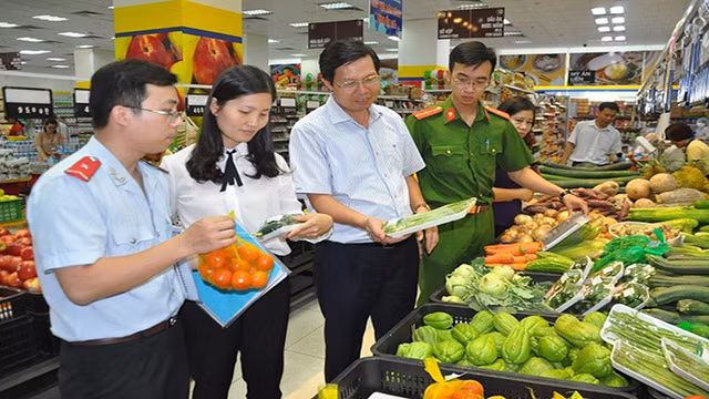 Ứng dụng công nghệ thông tin, sử dụng mã QR... là một giải pháp nhằm cải cách quản lý nhà nước về an toàn thực phẩm.