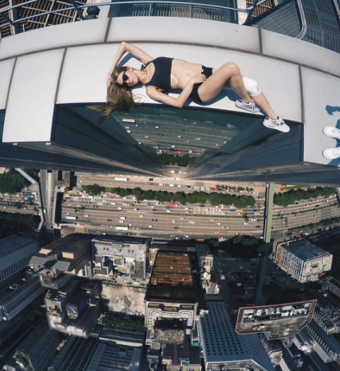 Thót tim xem những bức ảnh tự sướng nguy hiểm nhất thế giới ảnh 2 Thót tim xem những bức ảnh tự sướng nguy hiểm nhất thế giới ảnh 2