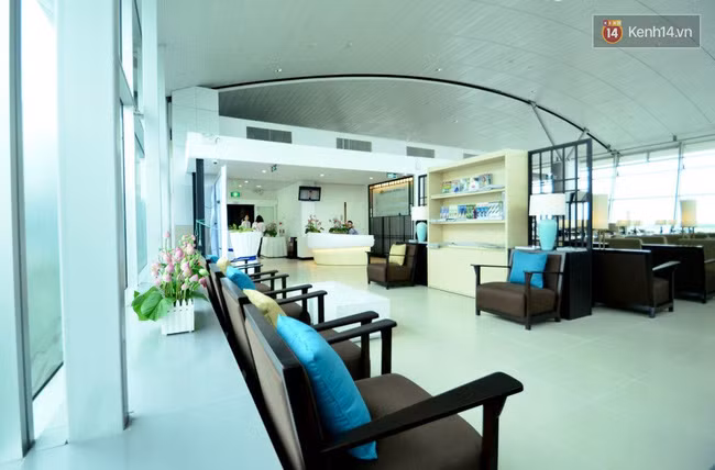 Cận cảnh phòng chờ hạng thương gia ở sân bay Tân Sơn Nhất ảnh 3