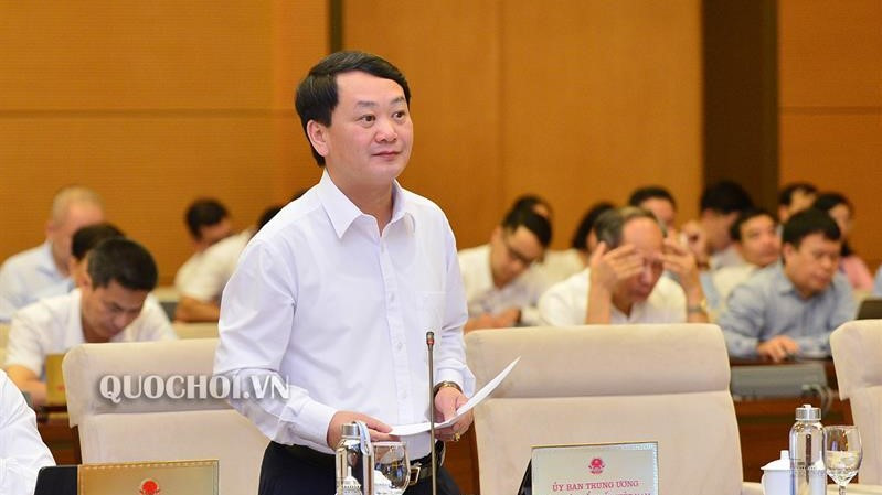 Ông Hầu A Lềnh - Phó Chủ tịch kiêm Tổng thư ký Ủy ban Trung ương Mặt trận Tổ quốc Việt Nam tại phiên họp thứ 38 của Ủy ban Thường vụ Quốc hội (Ảnh: quochoi.vn)