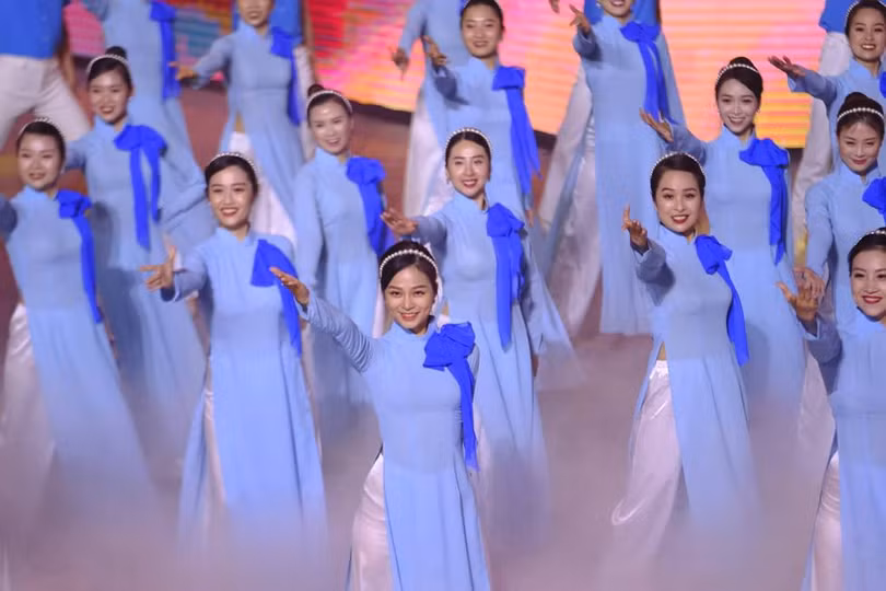 Tiết mục mở màn