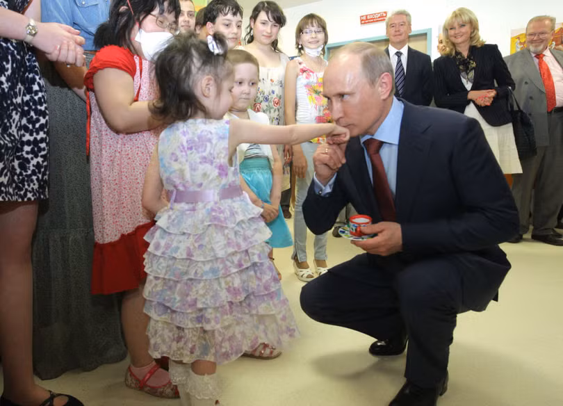 10 nụ hôn nổi tiếng lịch sử thế giới ảnh 7