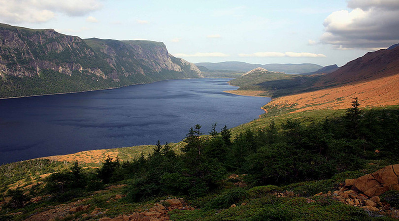 Gros Morne được thành lập vào năm 1973, và đã được công bố như là một vườn quốc gia vào ngày 1 tháng 10 năm 2005. Ảnh: crockercabins.