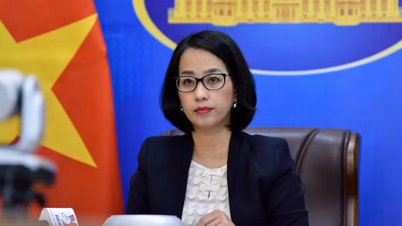 Phó Phát ngôn Bộ Ngoại giao Phạm Thu Hằng tại buổi họp báo thường kỳ. Ảnh: BNG.