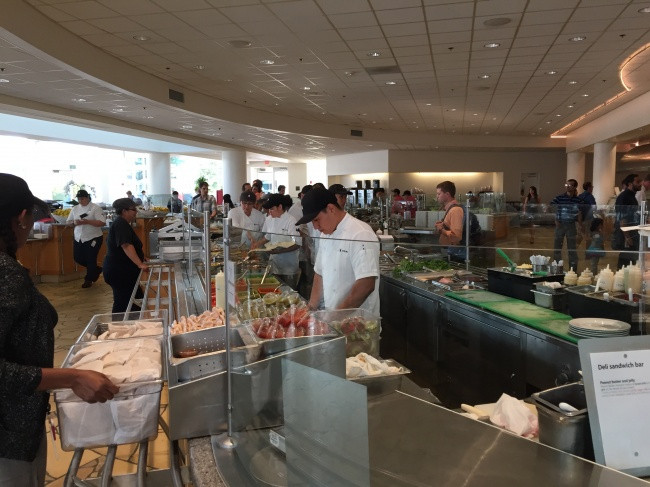 Nhân viên Google, Apple, Facebook ăn gì buổi trưa? ảnh 7