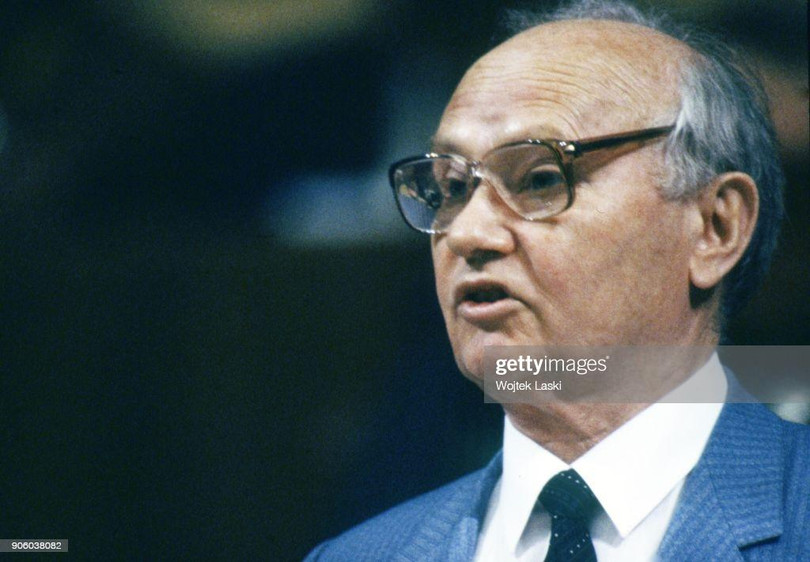 Cựu Chủ tịch KGB Kriuchcov,