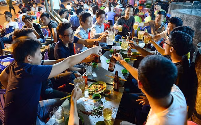 Hơn nửa số người dân Việt đang có chế độ ăn rất thiếu khoa học, gây ảnh hưởng trực tiếp đến sức khỏe bản thân và các thế hệ sau.