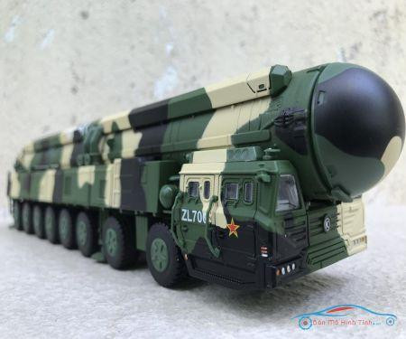 Việc chế tạo tổ hợp tên lửa chiến lược thế hệ thứ ba P-36 diễn ra từ cuối những năm 1960, tuy nhiên, mãi đến năm 1988 tổ hợp này mới được đưa vào trang bị. Việc chế tạo tổ hợp tên lửa chiến lược thế hệ thứ ba P-36 diễn ra từ cuối những năm 1960, tuy nhiên, mãi đến năm 1988 tổ hợp này mới được đưa vào trang bị.