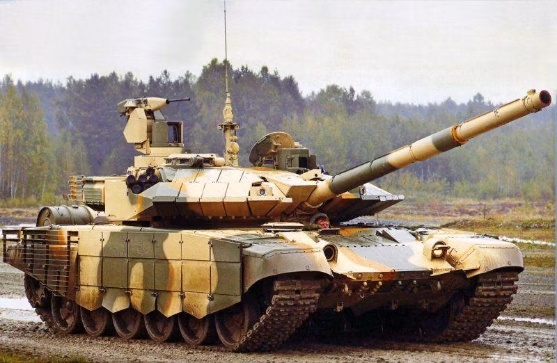 Xe tăng T- 90MS mới đây đã được Sputnik ví như "quái vật chiến trường" mới của Nga. Đây là một trong những loại xe tăng hiện đại nhất của quân đội Nga, được cải tiến từ xe tăng T-90 và được bắt đầu sản xuất vào năm 2012.