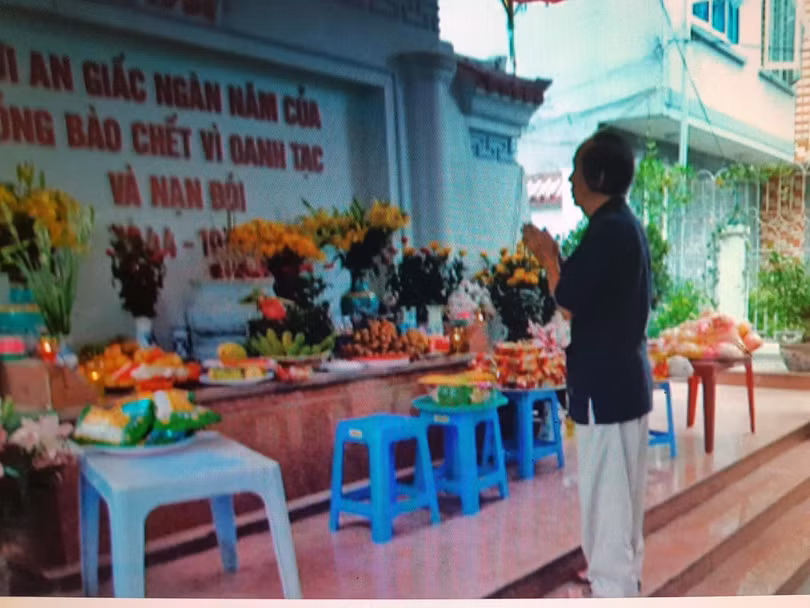 Tưởng niệm đồng bào chết đói năm 1945