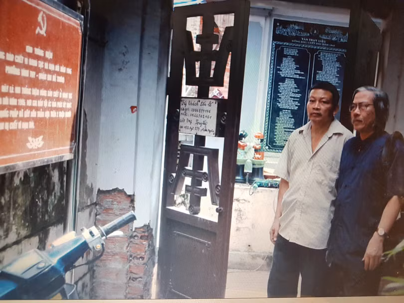 Ông Đặng Văn Tuyến và tác giả.