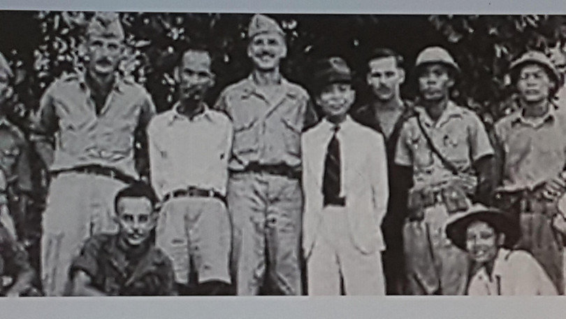 Hồ Chí Minh Võ Nguyên Giáp và A. Patti. Hồ Chí Minh Võ Nguyên Giáp và A. Patti.