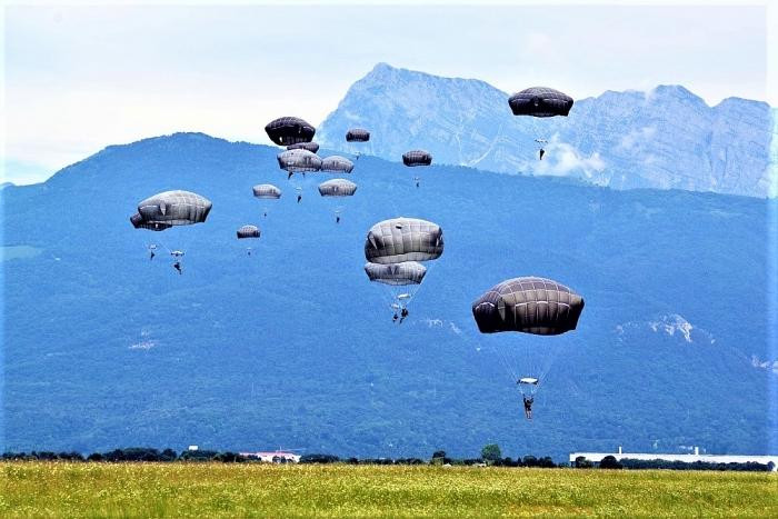 Lính Lữ đoàn dù số 173 của Mỹ đang huấn luyện tại Italy. (Nguồn: Dvidshub) Lính Lữ đoàn dù số 173 của Mỹ đang huấn luyện tại Italy. (Nguồn: Dvidshub)