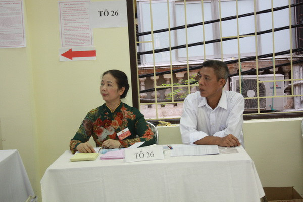 Chùm ảnh: Cử tri Hà Nội nô nức đi bầu cử ảnh 3