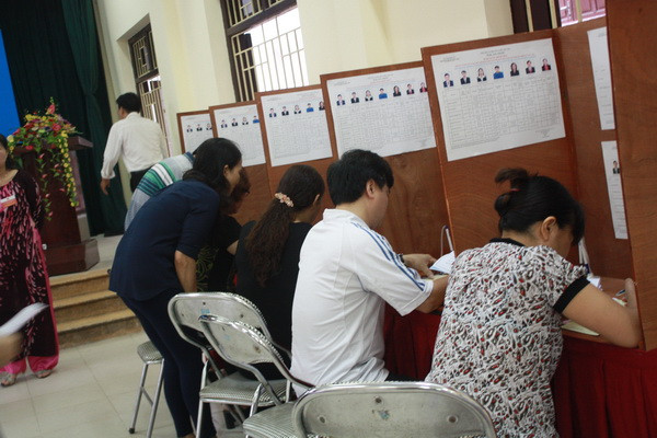 Chùm ảnh: Cử tri Hà Nội nô nức đi bầu cử ảnh 9