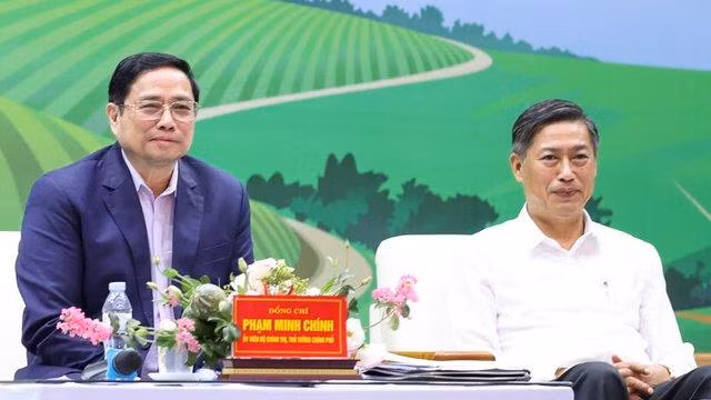 Thủ tướng Phạm Minh Chính và Bí thư Tỉnh ủy Sơn La Nguyễn Hữu Đông.