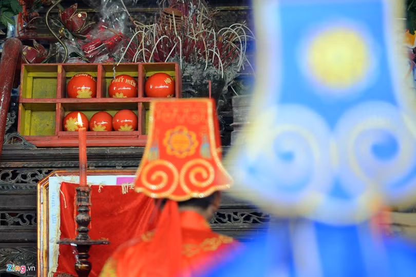 Chiều 20/2 (13 tháng Giêng âm lịch) lễ hội cướp phết làng Hiền Quan (tỉnh Phú Thọ) thu hút đông đảo du khách và người dân địa phương về dự. Lễ hội này hàng năm được tổ chức để tưởng nhớ và tôn vinh công lao của nữ tướng Thiều Hoa công chúa - Đức Thánh mẫu Đại vương, người giúp Hai Bà Trưng đánh giặc cứu nước.