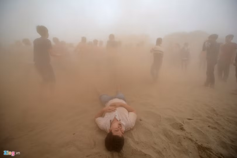 Nhiều người không còn đủ sức để gượng dậy.