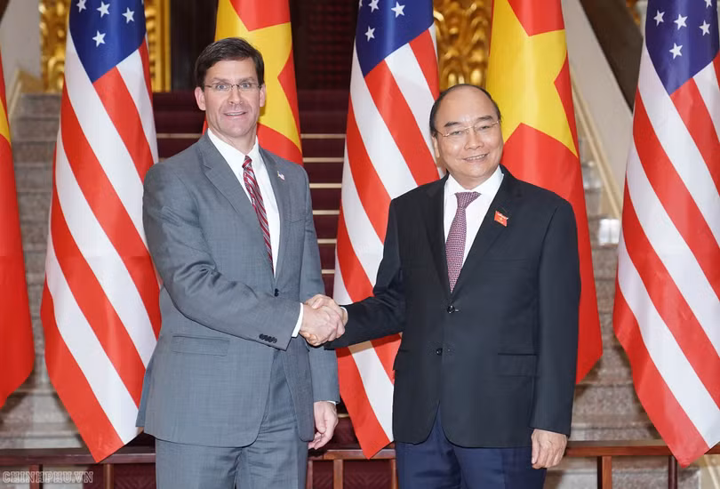 Thủ tướng Nguyễn Xuân Phúc tiếp Bộ trưởng Quốc phòng Hoa Kỳ Mark Esper.