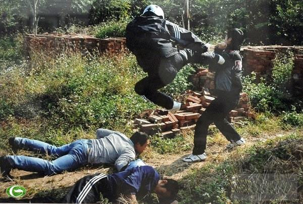 Chùm ảnh đẹp: Chiến sĩ Công an Nhân dân Việt Nam trong lòng dân ảnh 24 Chùm ảnh đẹp: Chiến sĩ Công an Nhân dân Việt Nam trong lòng dân ảnh 24