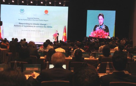 Toàn cảnh hội nghị.