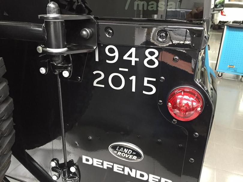 Cận cảnh “trâu lội nước” Land Rover vừa về Việt Nam ảnh 3