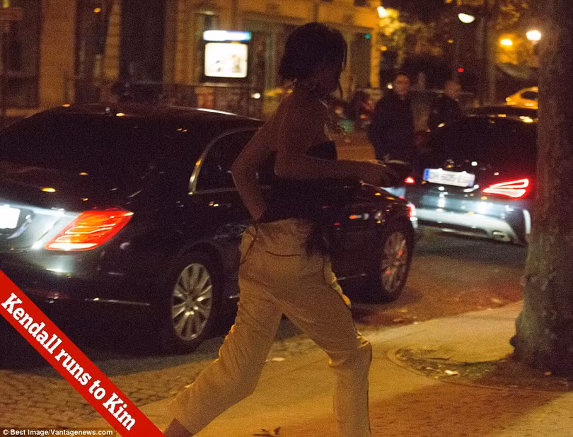 Kim Kardashian bị dí súng vào đầu, cướp 11 triệu USD nữ trang ảnh 14