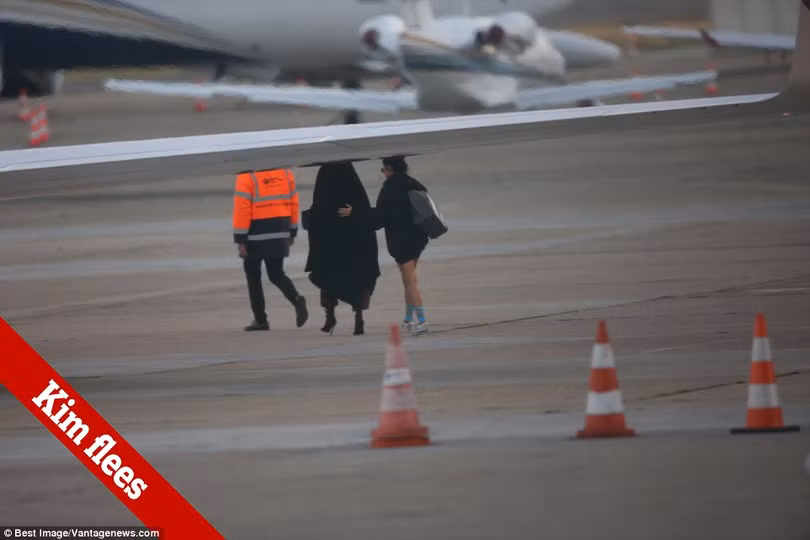 Kim Kardashian bị dí súng vào đầu, cướp 11 triệu USD nữ trang ảnh 3