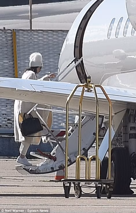 Kim Kardashian bị dí súng vào đầu, cướp 11 triệu USD nữ trang ảnh 12 Kim Kardashian bị dí súng vào đầu, cướp 11 triệu USD nữ trang ảnh 12