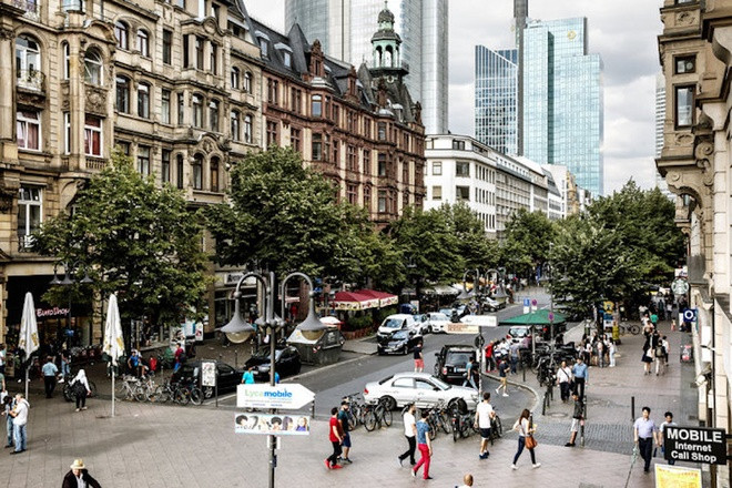 Đột nhập "phố đèn đỏ" khét tiếng nước Đức ảnh 5 Đột nhập "phố đèn đỏ" khét tiếng nước Đức ảnh 5