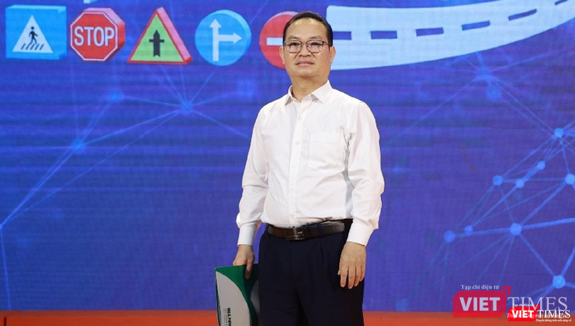 Ông Dương Anh Tuấn – tác giả Giải pháp bỏ đèn đỏ và tổ chức phân luồng giao thông đường bộ tại Thủ đô Hà Nội, TP Hồ Chí Minh.