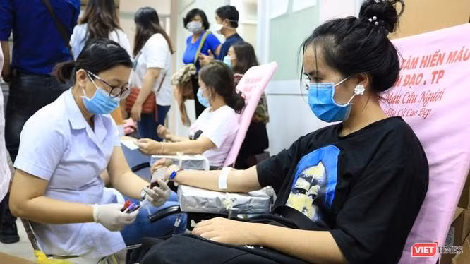 Hiến máu cứu người là nghĩa cử cao đẹp cần được nhân rộng.