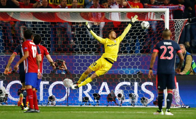 Video: Siêu phẩm của Diego Maradona được tái hiện