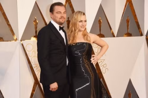 Leonardo Dicaprio và Kate Winslet tái ngộ trên thảm đỏ Oscar lần thứ 88. Họ vẫn là đôi bạn thân thiết kể từ ngày đóng chung phim Titanic