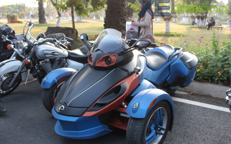 Choáng trước dàn mô-tô “khủng” tụ họp tại Hà Nội ảnh 13