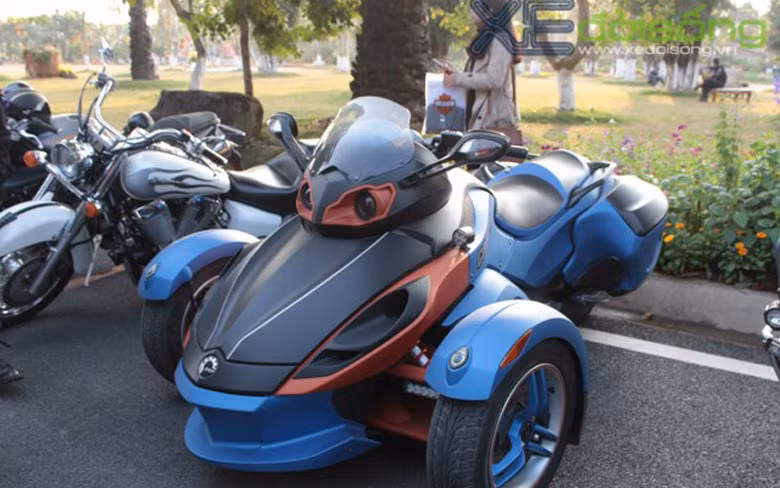 Choáng trước dàn mô-tô “khủng” tụ họp tại Hà Nội ảnh 13