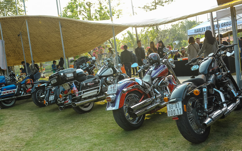 Choáng trước dàn mô-tô “khủng” tụ họp tại Hà Nội ảnh 10