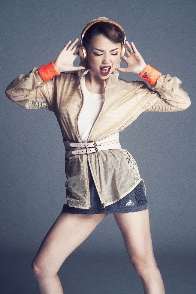 Đặt trước Oppo F3 Plus, nhận tai nghe Bluetooth và vòng đeo tay H-band ảnh 2