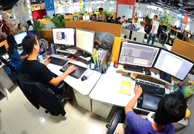  Trong năm 2016, VNCERT ghi nhận sự lây lan rất nhanh của mã độc mã hóa dữ liệu để tống tiền Ransomware. Mã độc này luôn có các biến thể mới, lây lan qua nhiều hình thức, đem lại những nguồn lợi khổng lồ cho tin tặc mà người bị hại gần như không có lựa c