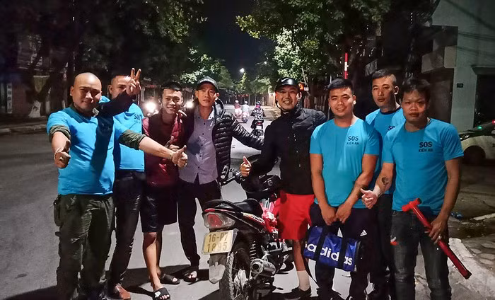 Niềm vui của Đội "SOS Kiến An" sau mỗi đêm làm nhiệm vụ.