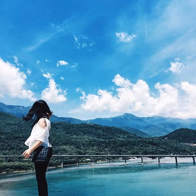 Mê mẩn 5 vịnh biển miền Trung còn rất hoang sơ ảnh 10