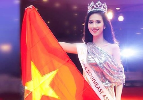 Vũ Trần Triều Thu đăng quang ngôi vị cuộc thi Hoa hậu Đông Nam Á 2014. Vũ Trần Triều Thu đăng quang ngôi vị cuộc thi Hoa hậu Đông Nam Á 2014.